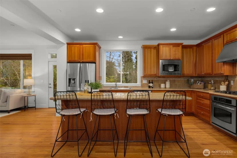 Property photo for 1717 100th Avenue Ne, Bellevue photo 15