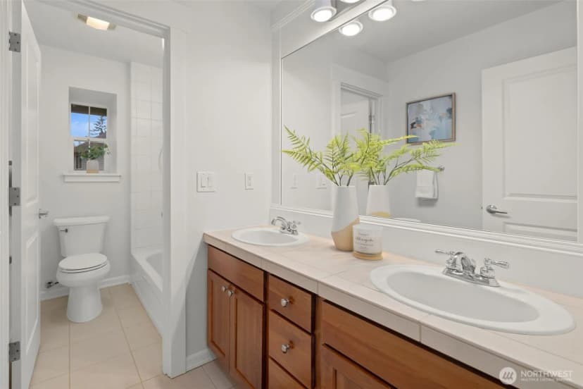 Property photo for 1717 100th Avenue Ne, Bellevue photo 30