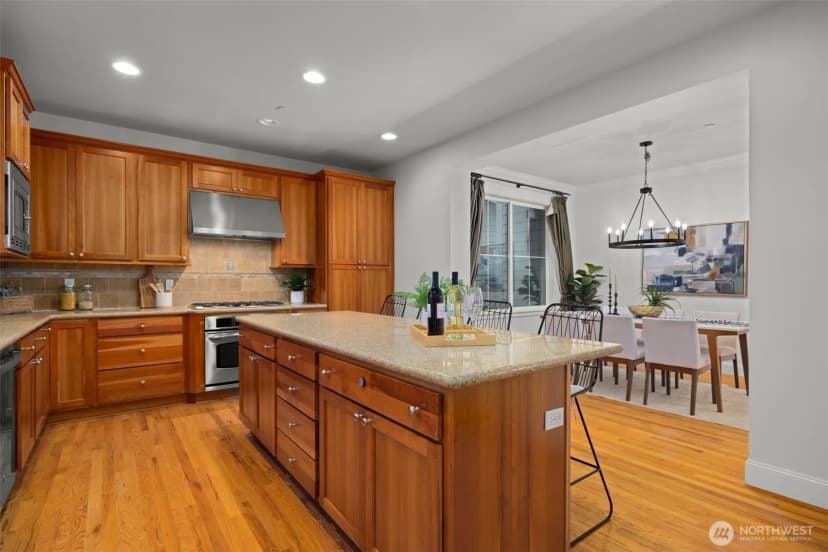 Property photo for 1717 100th Avenue Ne, Bellevue photo 18