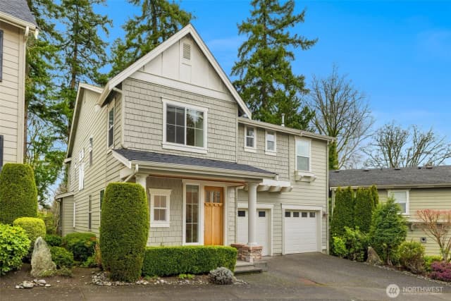Property photo for 1717 100th Avenue Ne, Bellevue photo 3