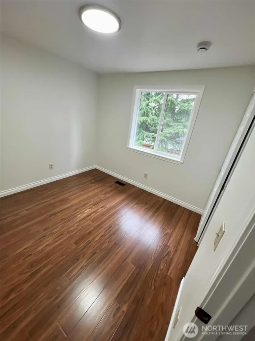 Property photo for 10900 Se 219th Place, Kent photo 27