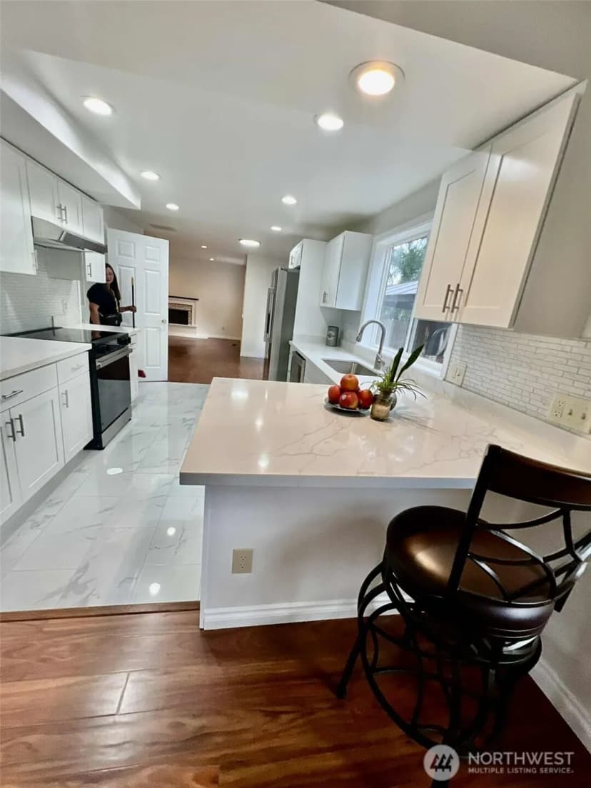 Property photo for 10900 Se 219th Place, Kent photo 20