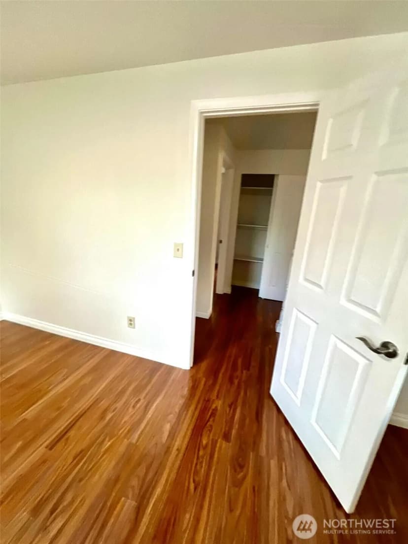 Property photo for 10900 Se 219th Place, Kent photo 21