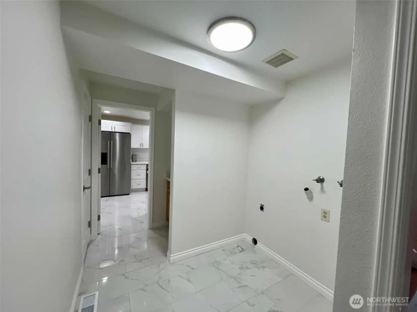 Property photo for 10900 Se 219th Place, Kent photo 30