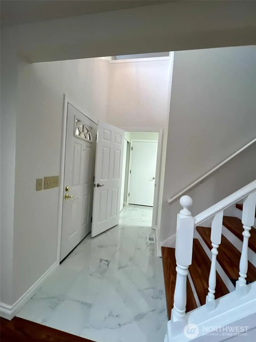 Property photo for 10900 Se 219th Place, Kent photo 32
