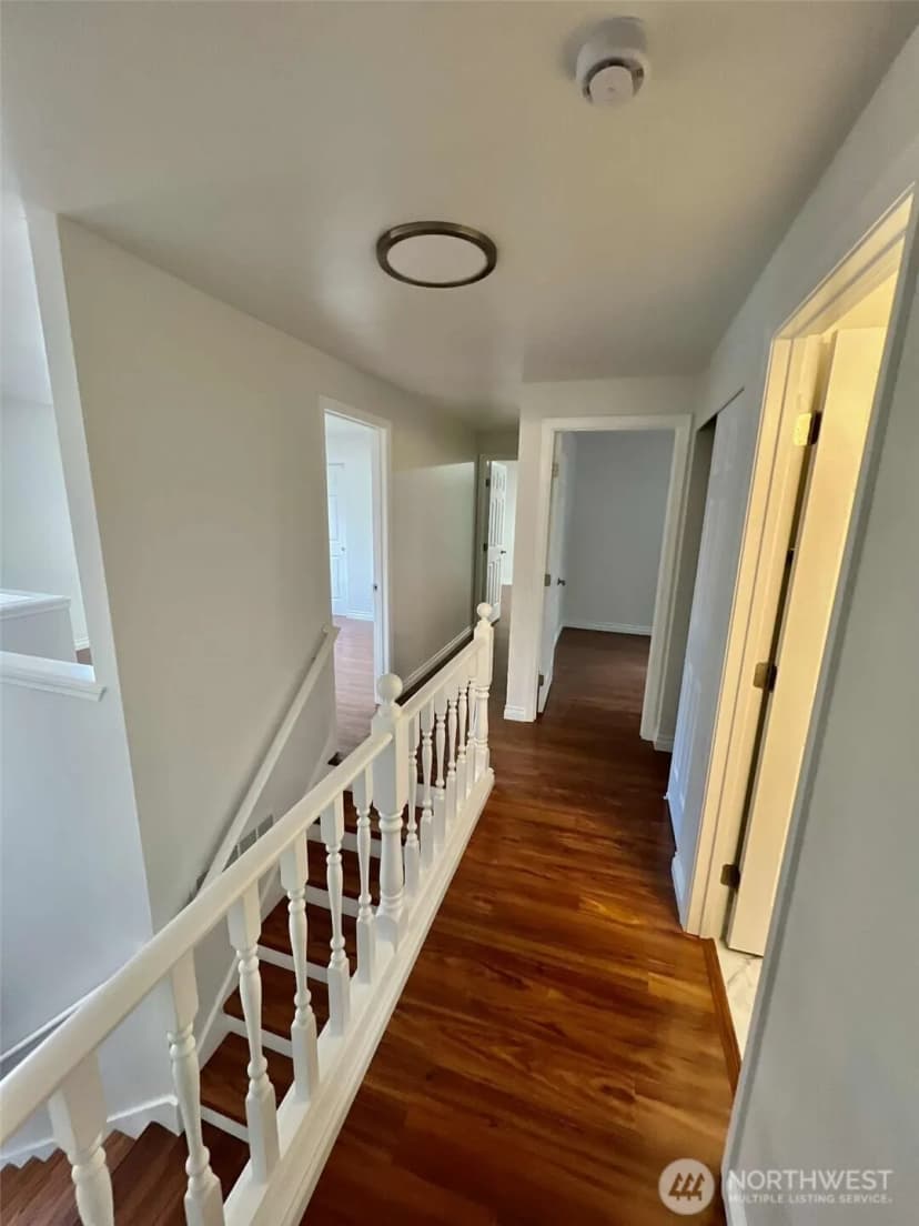 Property photo for 10900 Se 219th Place, Kent photo 14