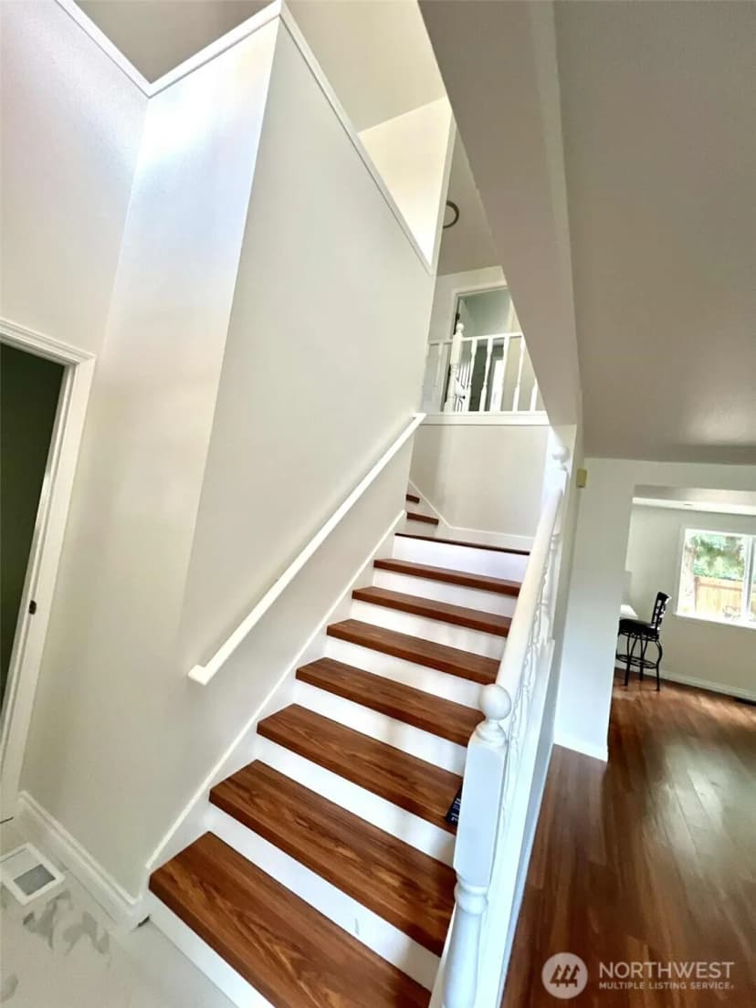 Property photo for 10900 Se 219th Place, Kent photo 18
