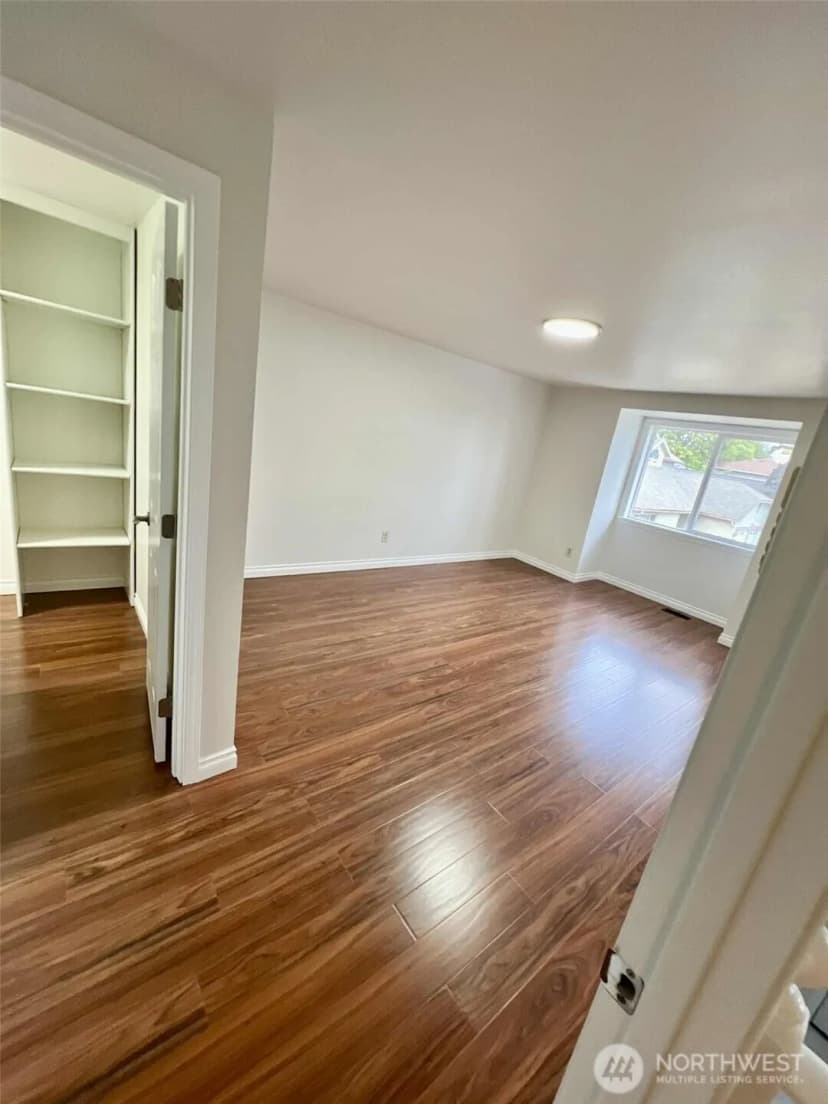 Property photo for 10900 Se 219th Place, Kent photo 23