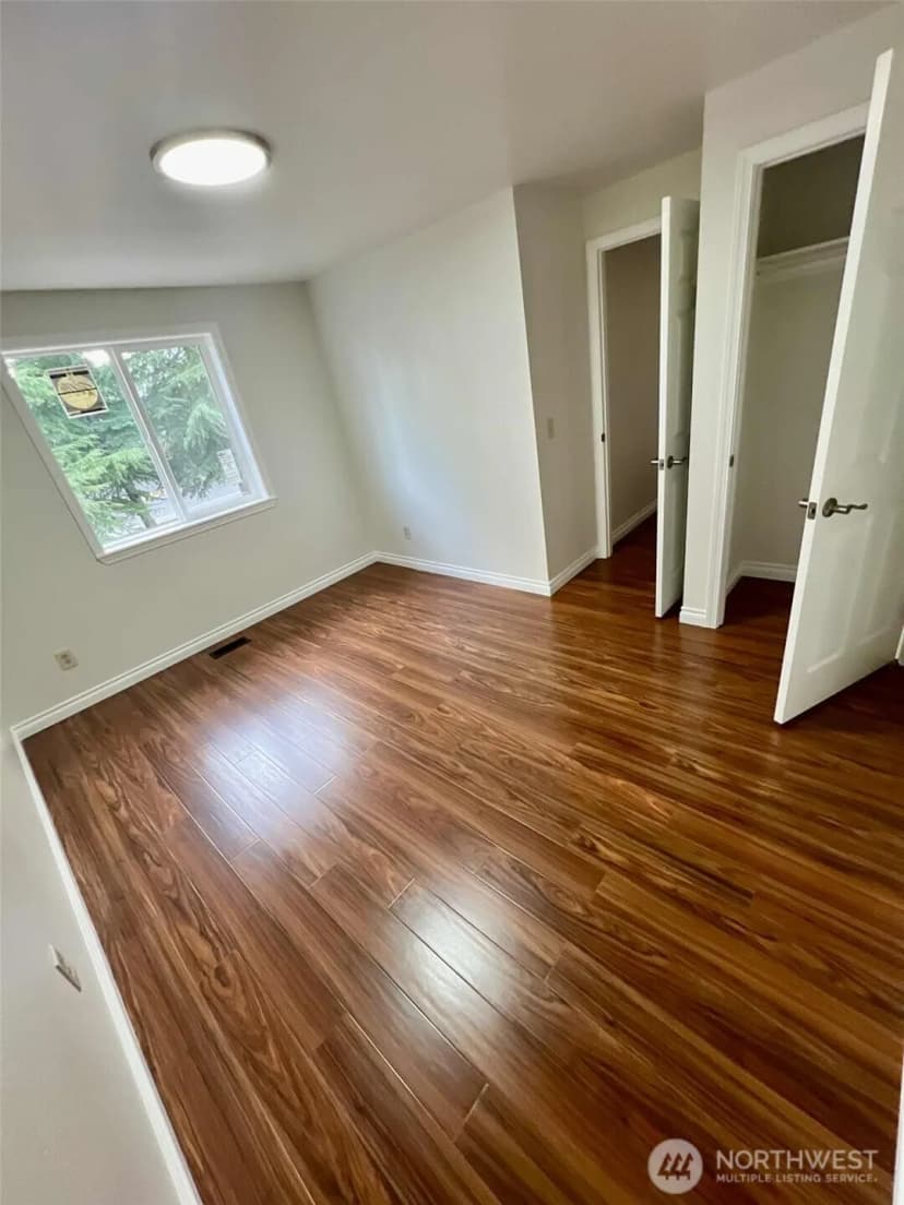 Property photo for 10900 Se 219th Place, Kent photo 15