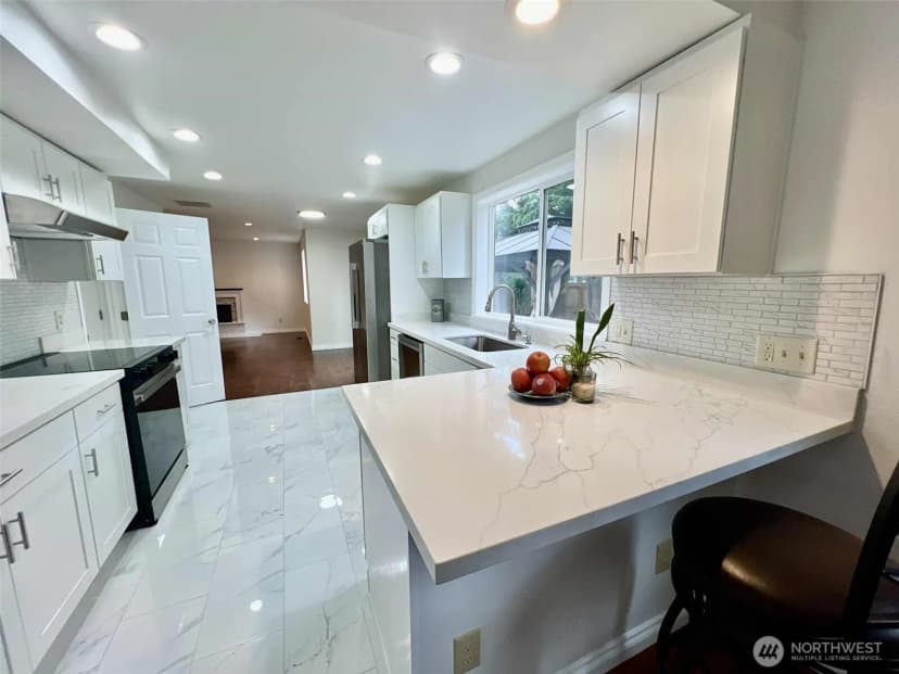 Property photo for 10900 Se 219th Place, Kent photo 36