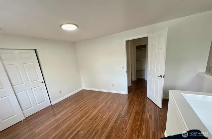 Property photo for 10900 Se 219th Place, Kent photo 24