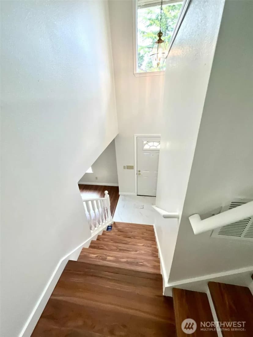Property photo for 10900 Se 219th Place, Kent photo 28