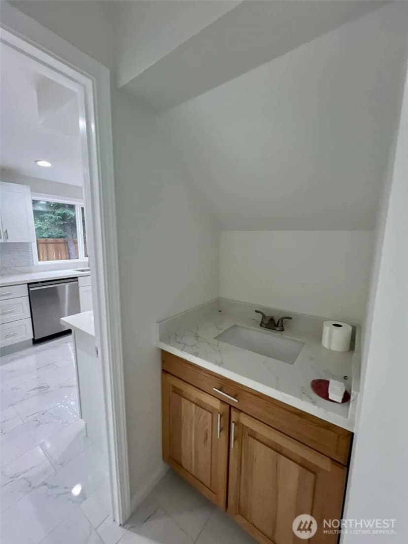 Property photo for 10900 Se 219th Place, Kent photo 16