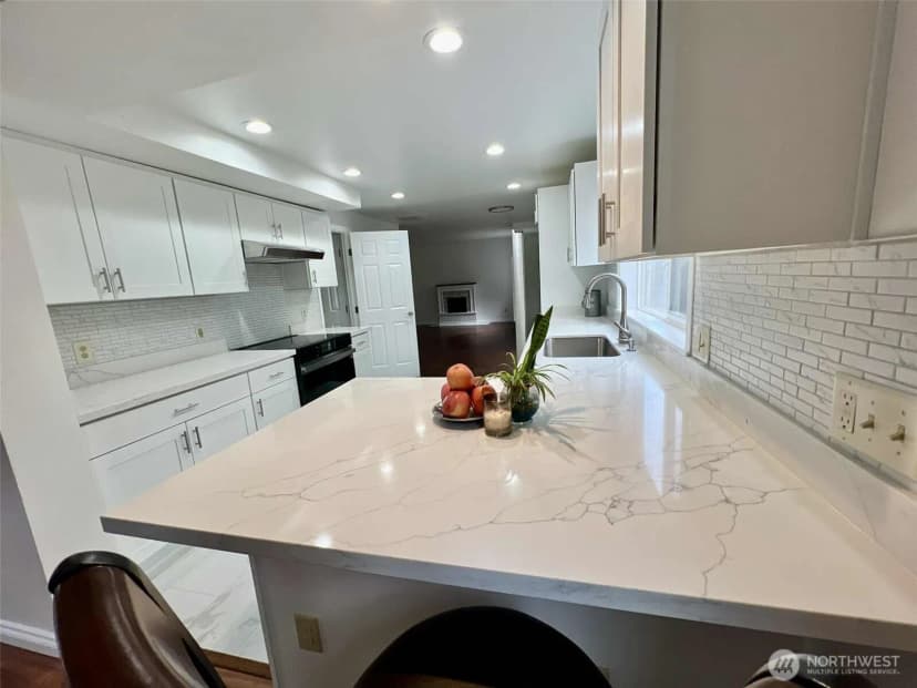 Property photo for 10900 Se 219th Place, Kent photo 26