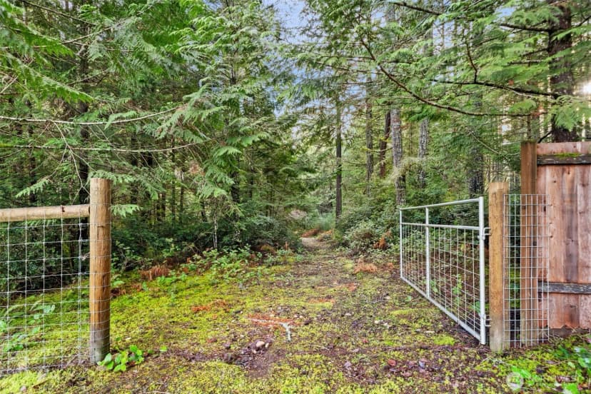 Property photo for 15706 71st Street Nw, Lakebay photo 26