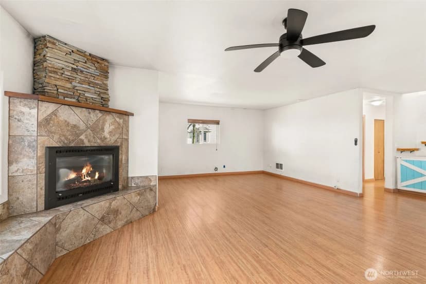 Property photo for 802 State Street, Centralia photo 3