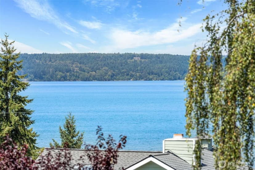 Property photo for 425 Ton-a-wan-da Avenue Ne, Tacoma photo 25