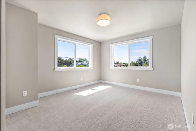 Property photo for 425 Ton-a-wan-da Avenue Ne, Tacoma photo 31
