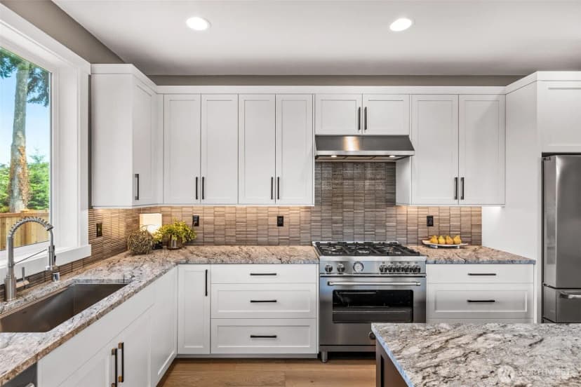 Property photo for 425 Ton-a-wan-da Avenue Ne, Tacoma photo 11