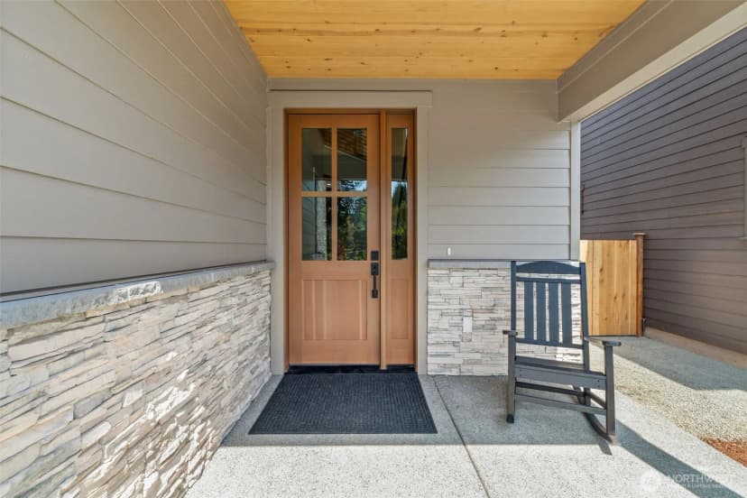 Property photo for 425 Ton-a-wan-da Avenue Ne, Tacoma photo 4
