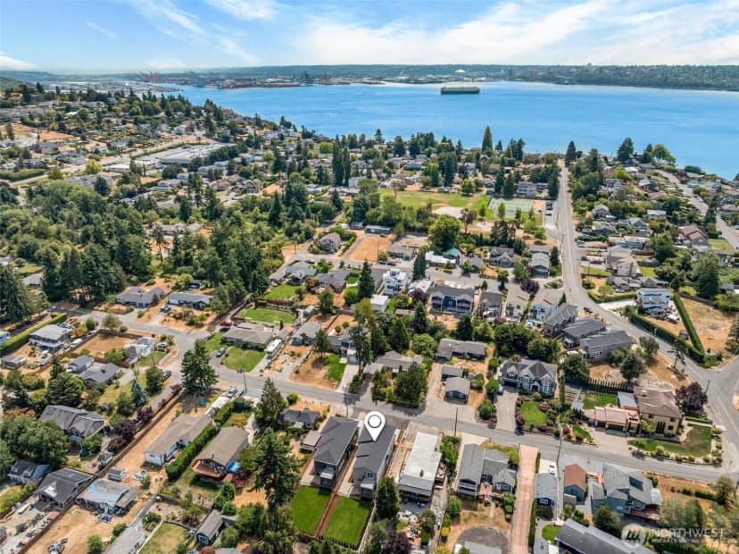 Property photo for 425 Ton-a-wan-da Avenue Ne, Tacoma photo 40
