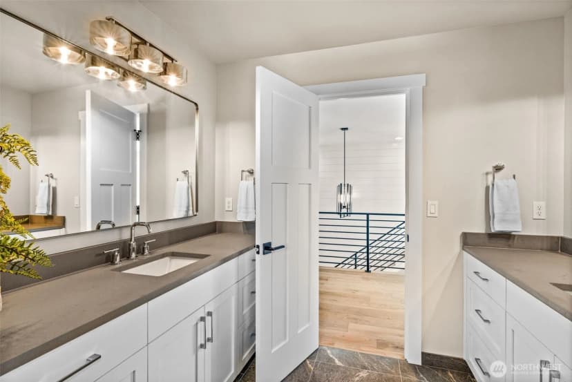 Property photo for 425 Ton-a-wan-da Avenue Ne, Tacoma photo 33