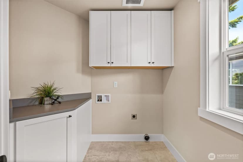 Property photo for 425 Ton-a-wan-da Avenue Ne, Tacoma photo 35