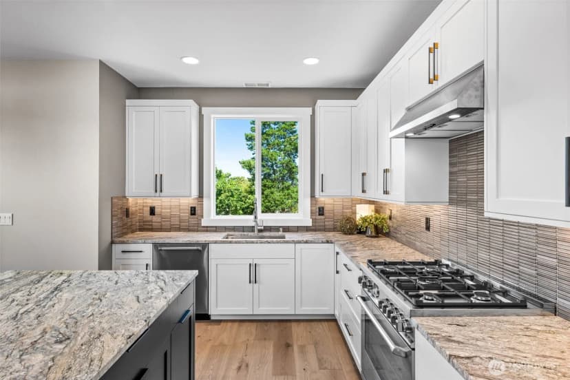 Property photo for 425 Ton-a-wan-da Avenue Ne, Tacoma photo 10