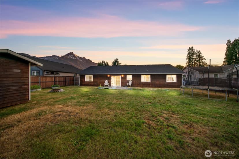 Property photo for 810 Sauk Avenue, Darrington photo 21