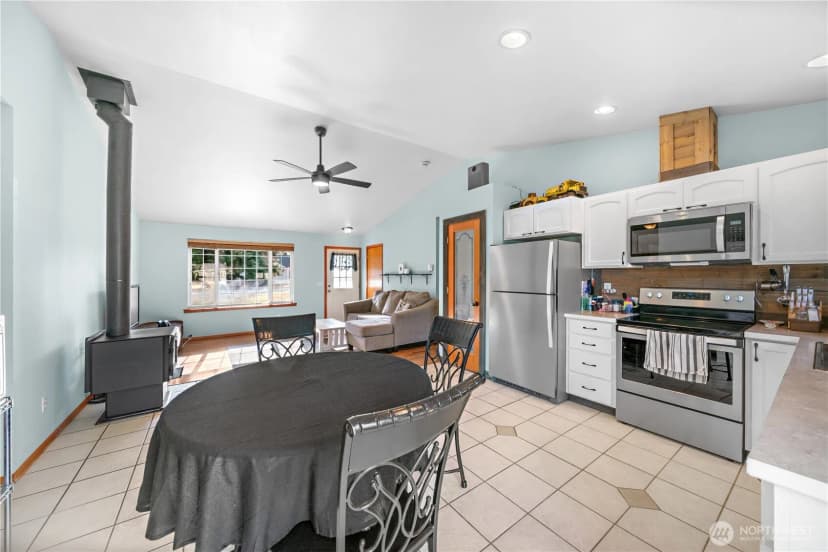 Property photo for 810 Sauk Avenue, Darrington photo 8