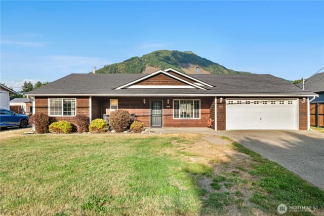 Property photo for 810 Sauk Avenue, Darrington photo 2