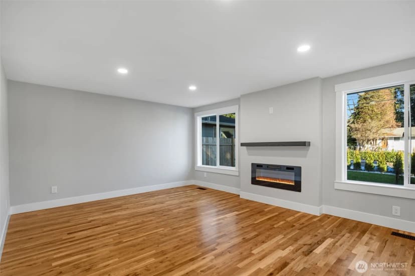 Property photo for 655 Union Ave Ne, Renton photo 4