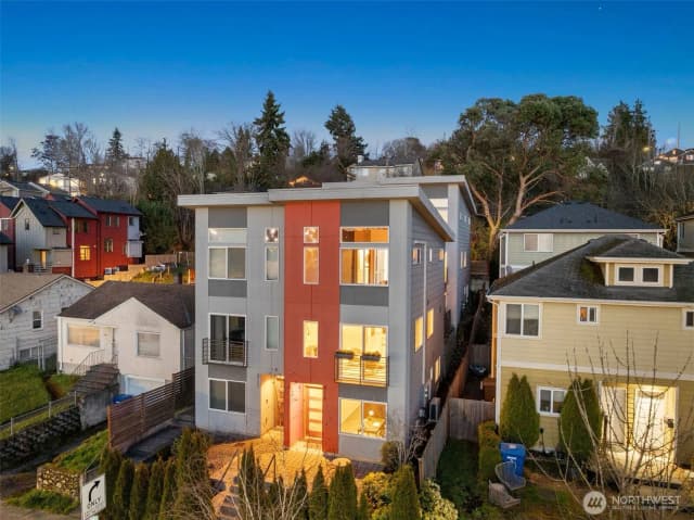Property photo for 4714 Delridge Way Sw, Seattle photo 2