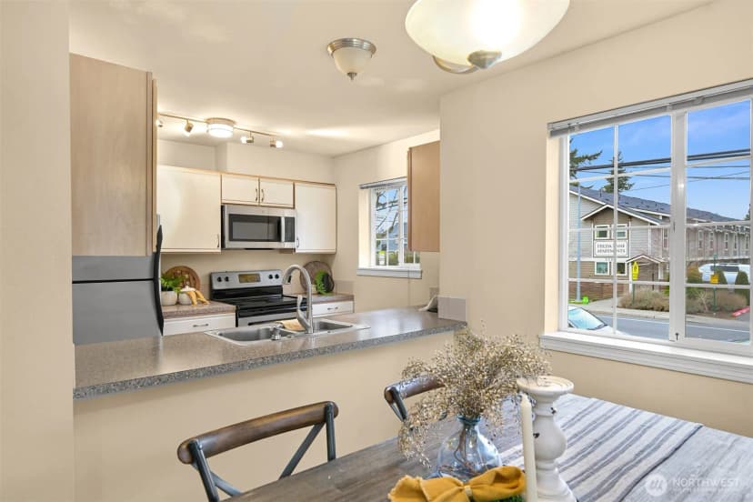 Property photo for 2709 W Maplewood Avenue #201, Bellingham photo 18