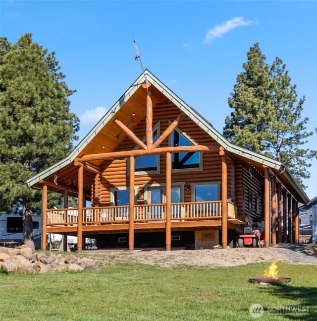 Property photo for 351 Ridge Loop Drive, Cle Elum