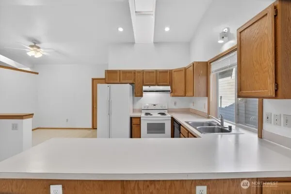 Property photo for 21622 120th Avenue Se, Kent photo 11