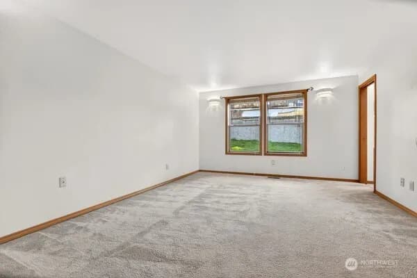 Property photo for 21622 120th Avenue Se, Kent photo 24