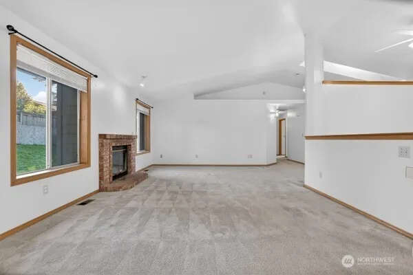 Property photo for 21622 120th Avenue Se, Kent photo 9