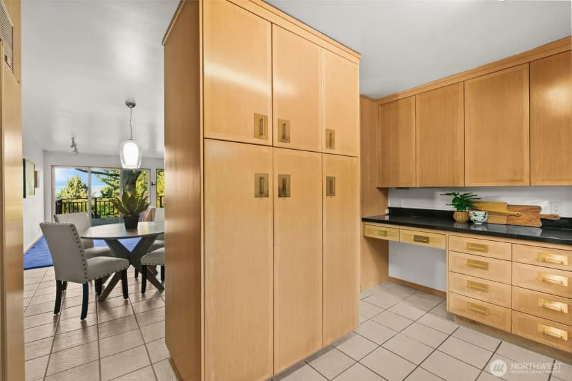 Property photo for 15233 22nd Avenue Sw, Burien photo 9
