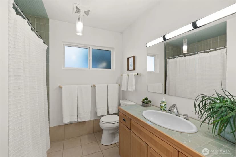 Property photo for 15233 22nd Avenue Sw, Burien photo 15