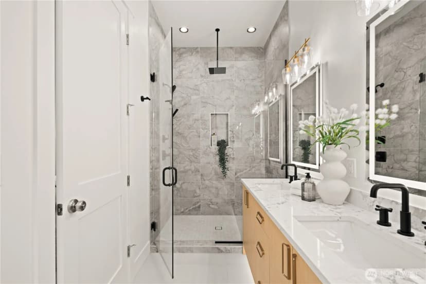 Property photo for 16656 Ne 12th Street, Bellevue photo 21