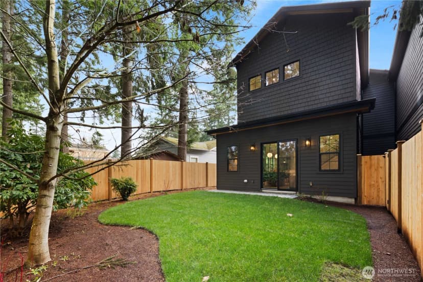 Property photo for 16656 Ne 12th Street, Bellevue photo 28