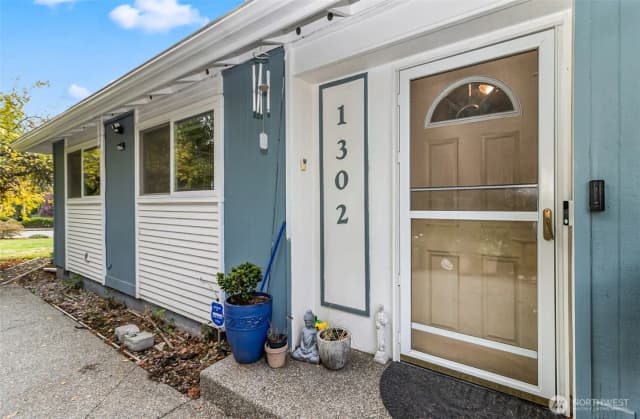 Property photo for 1302 Pine Avenue, Snohomish photo 2