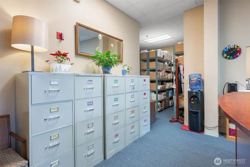Property photo for 9222 Roosevelt Way Ne #a, Seattle photo 8