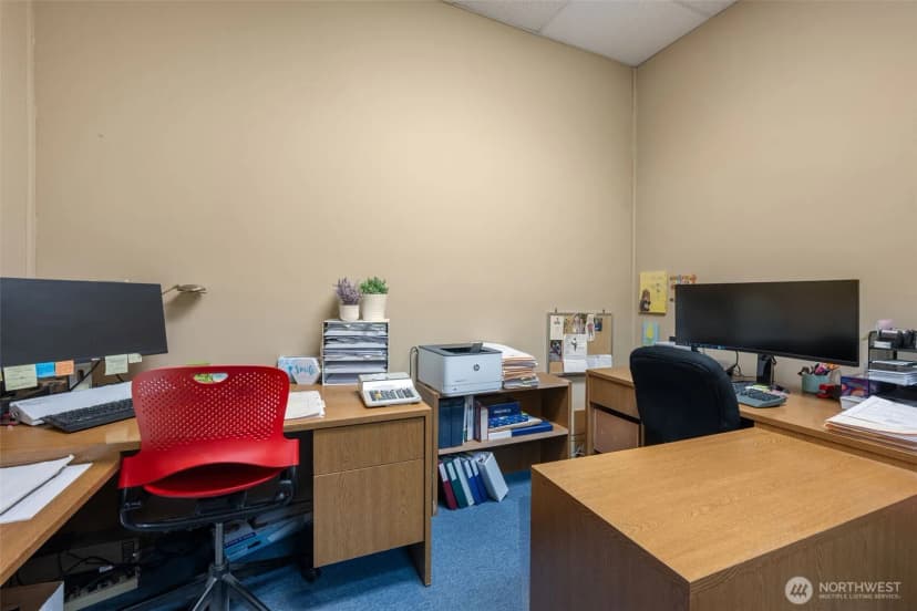 Property photo for 9222 Roosevelt Way Ne #a, Seattle photo 10