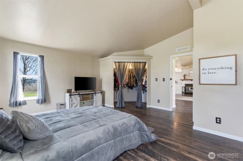 Property photo for 240 Rakoz Road, Toledo photo 18