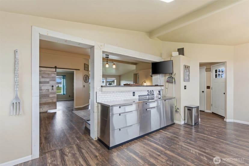 Property photo for 240 Rakoz Road, Toledo photo 10