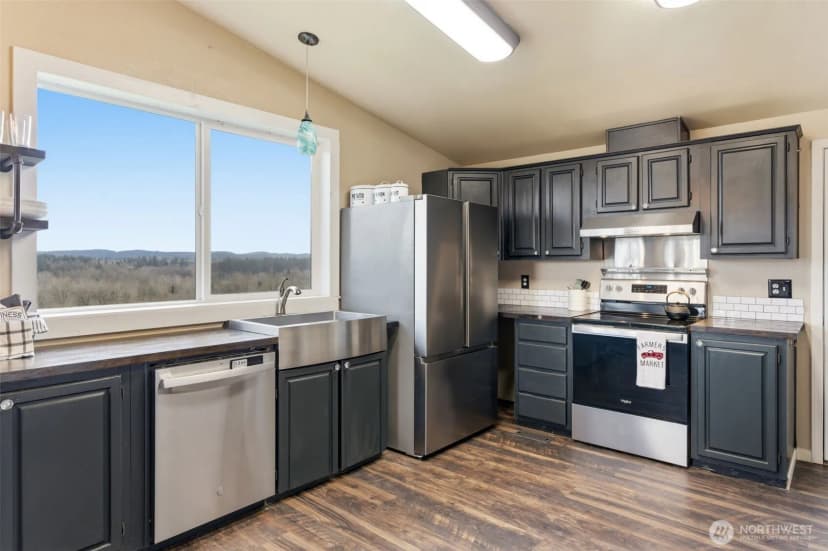 Property photo for 240 Rakoz Road, Toledo photo 7