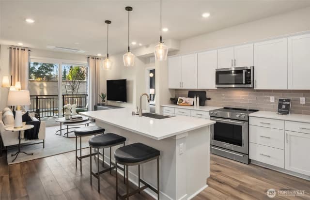Property photo for 6949 Ne 184th Lane #405, Kenmore photo 2
