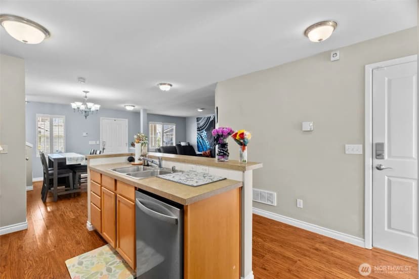 Property photo for 5823 Pennsylvania Street Se, Lacey photo 11